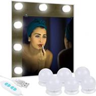 Recensioni di specchio con lampadine intorno